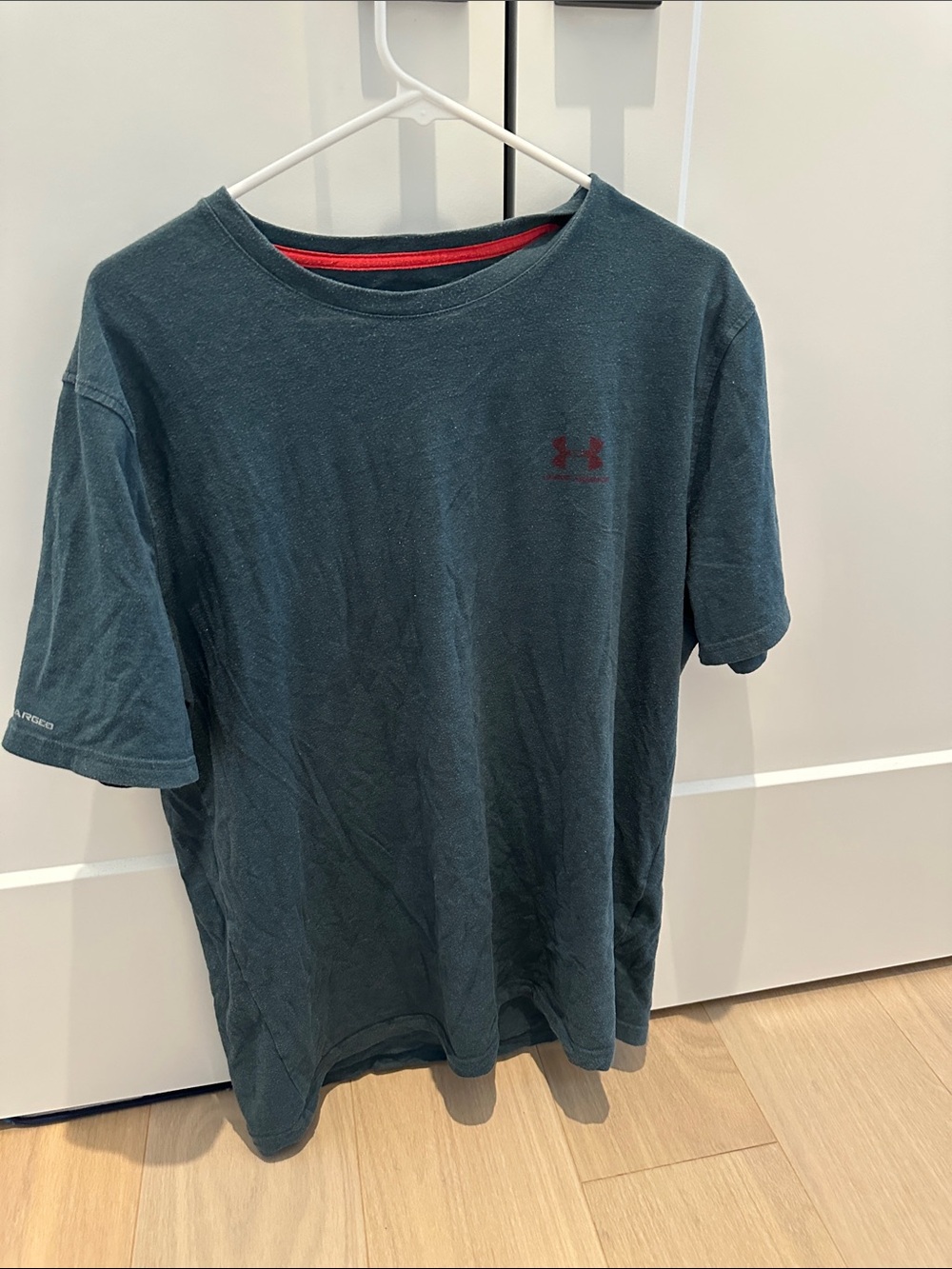 Under Armour Men’s Short Sleeve Crew Tee in Teal with Red Logo
